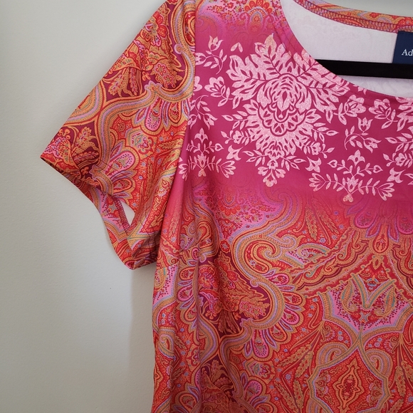 3/$30 Boho patterned tee - Picture 3 of 5